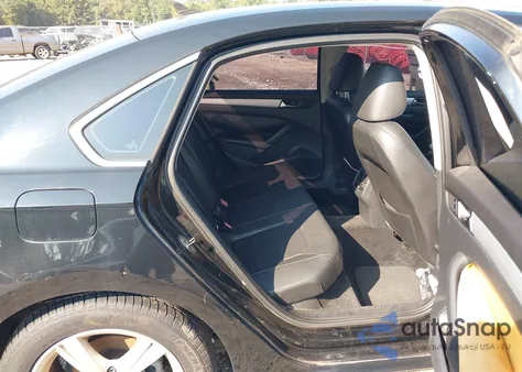 2013 Volkswagen Passat 2.5L Se из США, поврежденный, VIN 1VWBP7A33DC135447